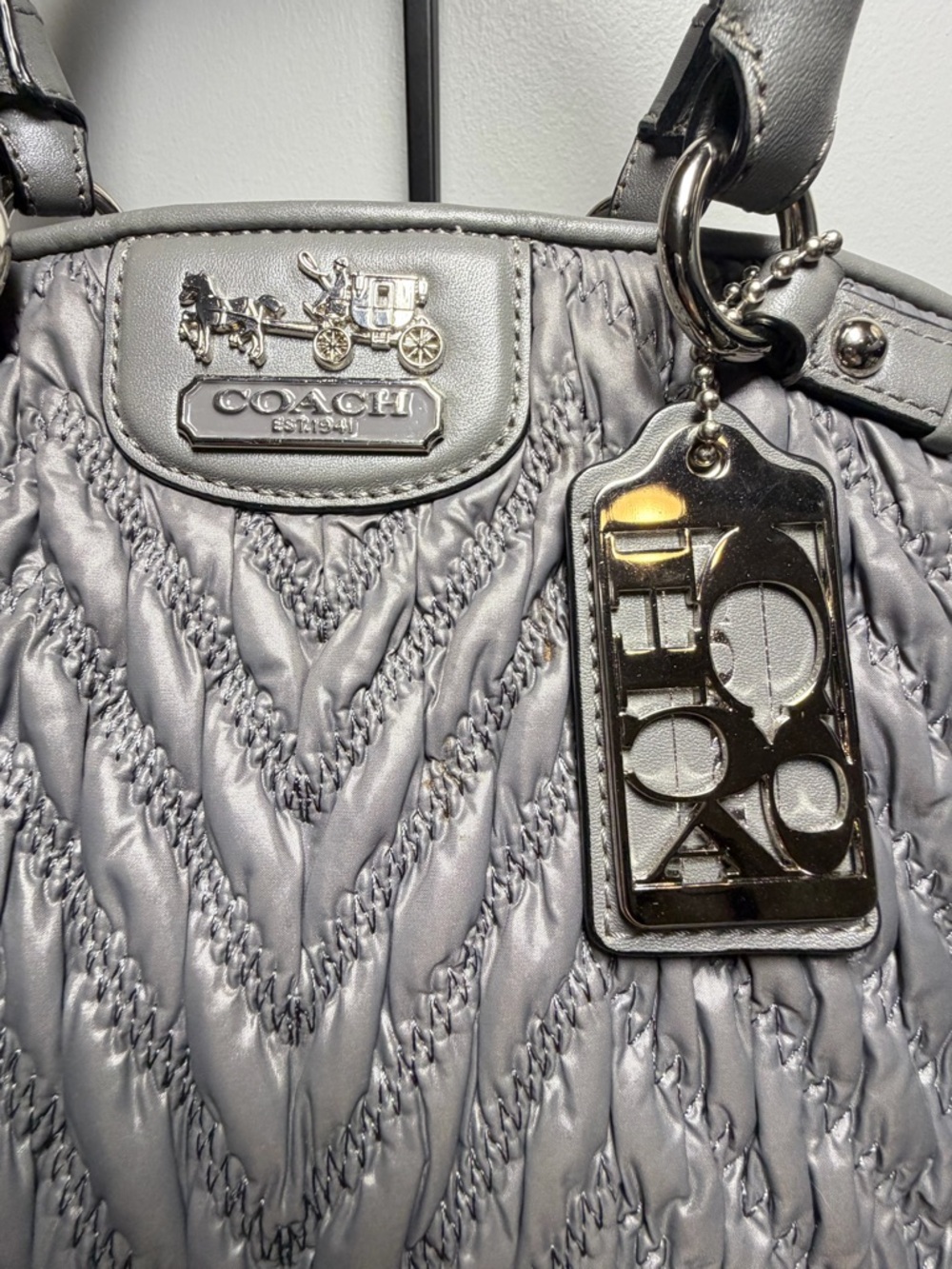 Coach Women's Quilted Chevron Tote Bag in Gray 70th anniversary - Picture 2 of 7